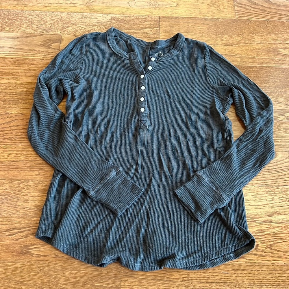 Aerie medium real soft thermal grey long sleeve quarter button down top